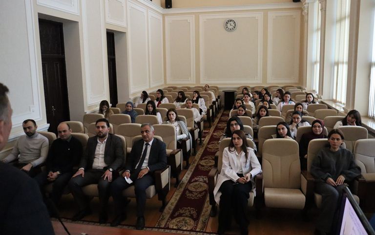 Kimya İnstitutunda Gənclər Günü ilə bağlı tədbir keçirilib