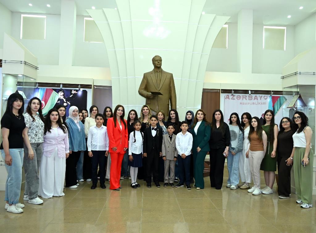 AMEA əməkdaşları Müstəqillik Gününə həsr olunmuş tədbirdə çıxış ediblər