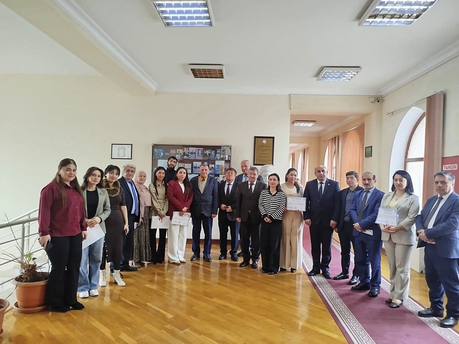 Gənclər gününə həsr olunmuş konfrans keçirilib